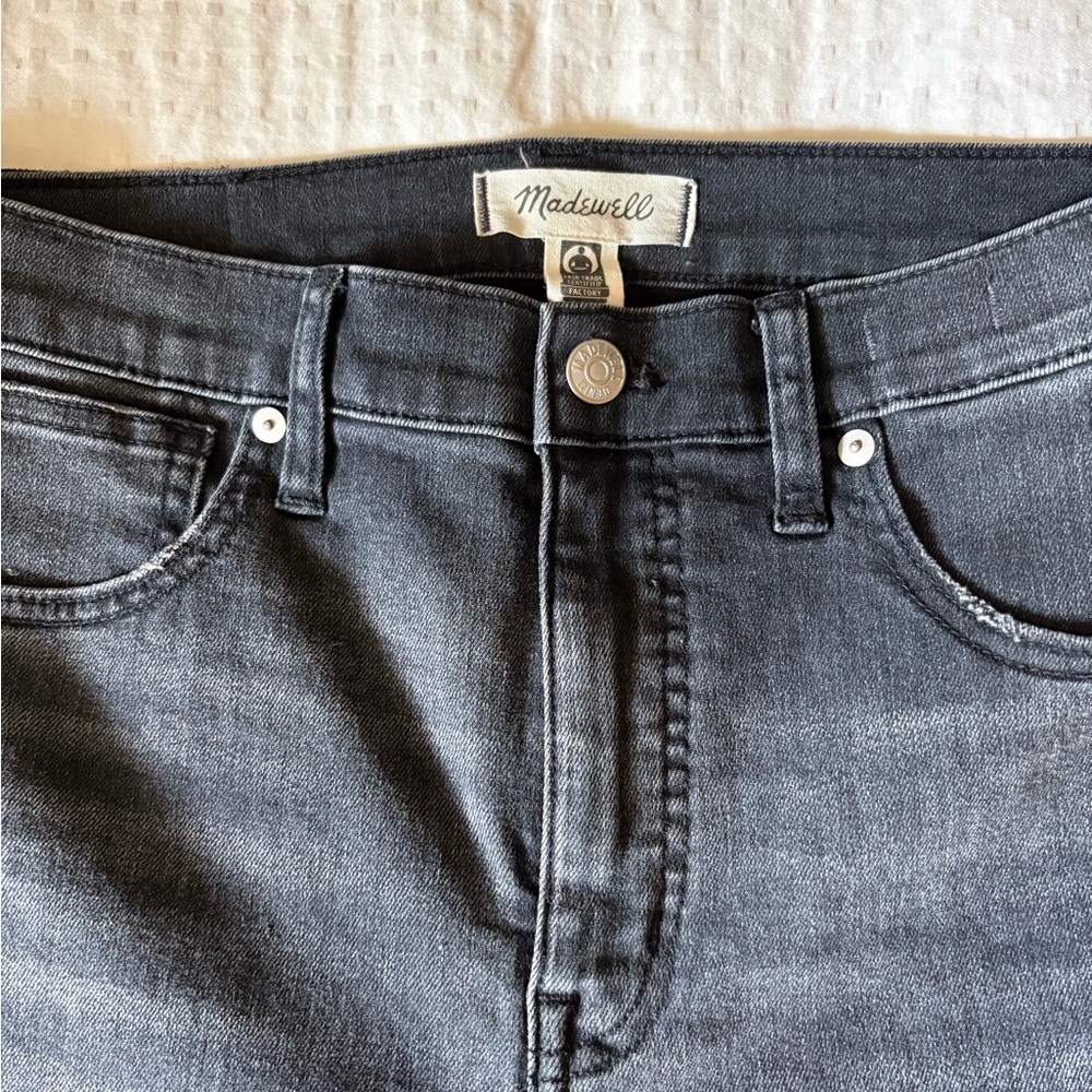 COPY - Madewell Washed Black Raw Hem 10 inch high rise Skinny Crop Denim Jeans …